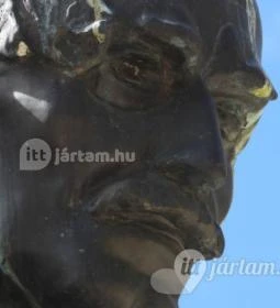 Babits Mihály szobra