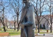 Babits Mihály szobra Szekszárd