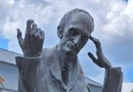 Babits Mihály szobra Esztergom