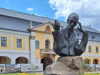 Babits Mihály szobra Esztergom