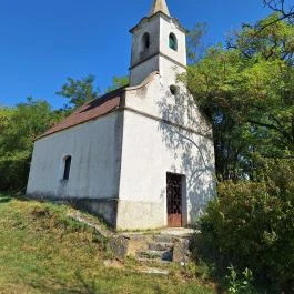 Bácsi-kápolna Káptalantóti - Külső kép