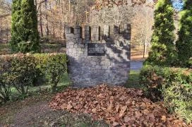 A bagoly-lyuki Holocaust emlékmű Szúcs