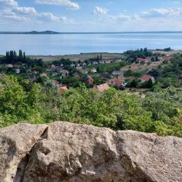 Bagolyszikla, Ábrahámhegy - Külső kép