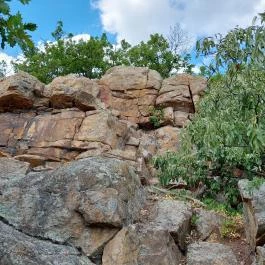 Bagolyszikla, Ábrahámhegy - Külső kép