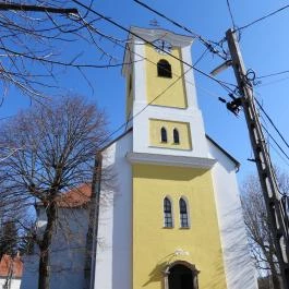 Bajnai Szent Adalbert templom Bajna - Külső kép