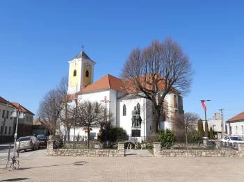 Bajnai Szent Adalbert templom Bajna