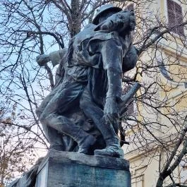 Bajtársak, Budapest - Egyéb