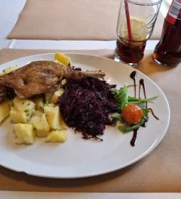 Bakterház Pizzéria és Étterem