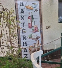 Bakterház - Reggeliző-Kávézó-Éléskamra