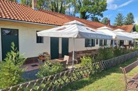 Bakterház - Reggeliző-Kávézó-Éléskamra Balatonszepezd