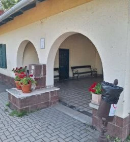 Bakterház - Reggeliző-Kávézó-Éléskamra