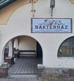 Bakterház - Reggeliző-Kávézó-Éléskamra