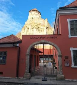 13. legjobb látnivaló: Balassa Bálint Múzeum - Látványtár