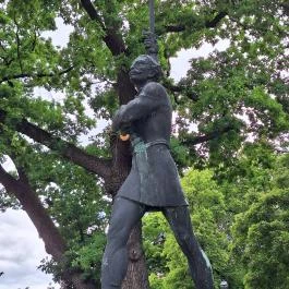 Balassa Bálint szobor, Esztergom - Egyéb