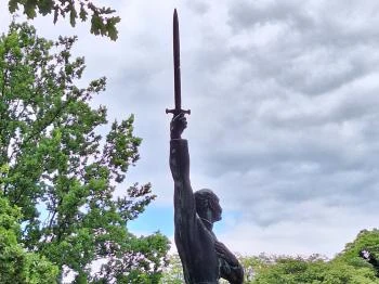 Balassa Bálint szobor Esztergom