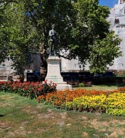 Balassi Bálint szobor