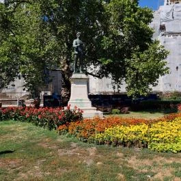 Balassi Bálint szobor Budapest - Külső kép