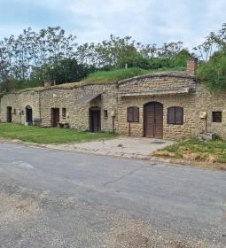 Balatonfőkajári Pincesor