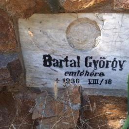 Balesetek áldozatainak emlékhelye Kölesd - Egyéb