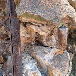 Balesetek áldozatainak emlékhelye Kölesd - Egyéb