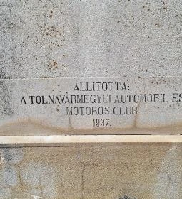 Balesetek áldozatainak emlékhelye