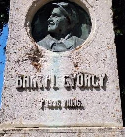 Balesetek áldozatainak emlékhelye