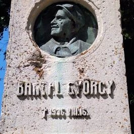 Balesetek áldozatainak emlékhelye Kölesd - Egyéb