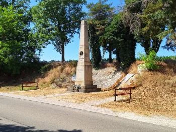 Balesetek áldozatainak emlékhelye Kölesd