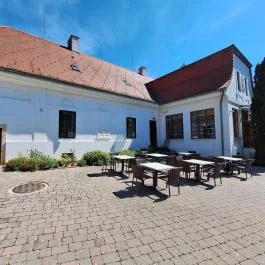 Bánó Mária Kastélyszálló, Fels?mocsolád - Külső kép