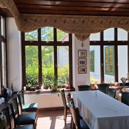 Bánó Mária Kastélyszálló, Fels?mocsolád - Belső