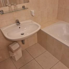 Bánó Mária Kastélyszálló, Fels?mocsolád - Fürdőszoba