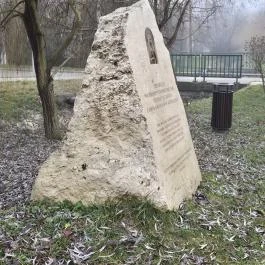 Bányász emlékmű Nagykovácsi - Külső kép