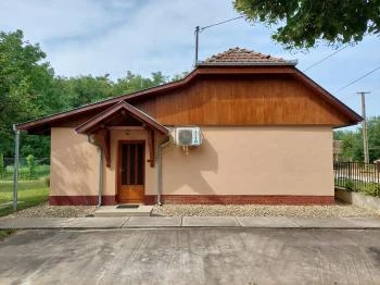 Barackos Vendégház Biharugra