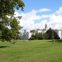 Barangoló - Kastélypark tanösvény Martonvásár - Külső kép