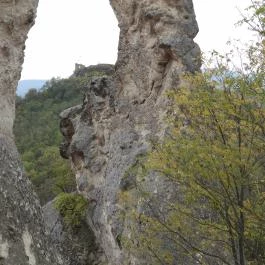 Barát és Apáca sziklák Sirok - Külső kép