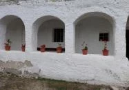 Barlanglakás Szomolya