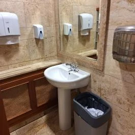 Barta Kávéház Tata - Mosdó