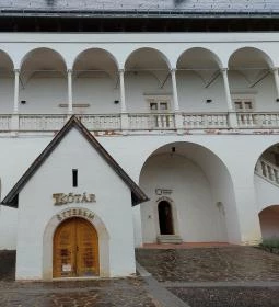 Báthori Várkastély & Panoptikum