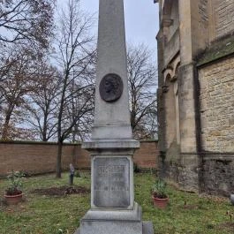 Batthyány-Montenuovo család mauzóleuma Bóly - Külső kép