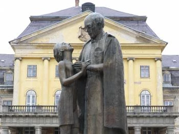 Batthyány-Strattmann László szobra Körmend