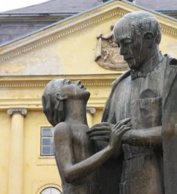 Batthyány-Strattmann László szobra