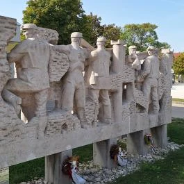 Bauxitbányászok Tapolca - Külső kép