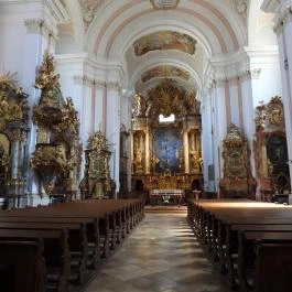 Bazilika Zirc - Belső