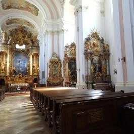 Bazilika Zirc - Belső