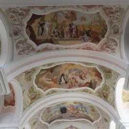 Bazilika Zirc - Belső