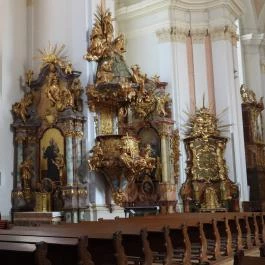 Bazilika Zirc - Belső