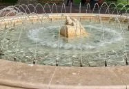 Békás szökőkút Jászfényszaru