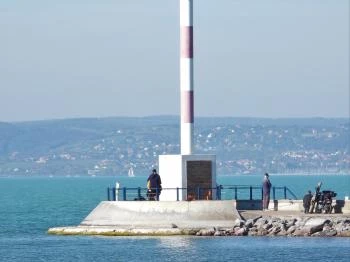 A Béke Jóságos angyala emlékmű Siófok Siófok