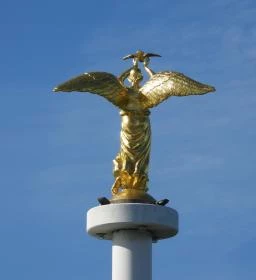 A Béke Jóságos angyala emlékmű Siófok