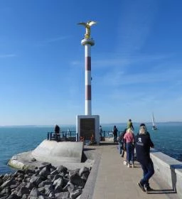 A Béke Jóságos angyala emlékmű Siófok